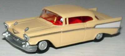 Foto 1:87 Chevrolet Bel Air ´57 sandbeige/weiß Praliné 5000