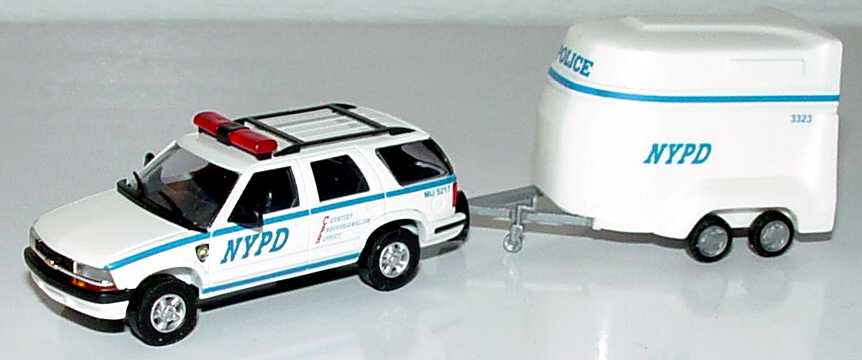Foto 1:87 Chevrolet Blazer 98 mit Pferdetransportanhänger NYPD Busch