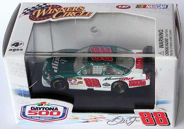 Foto 1:87 Chevrolet Impala SS NASCAR 2009 Hendrick Motorsports, AMP, National Guard Nr.88, Dale Earnhardt Jr. (Daytona 500) Winners Circle 06748