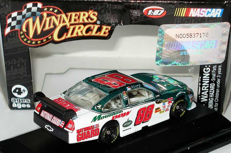 Foto 1:87 Chevrolet Impala SS NASCAR 2009 Hendrick Motorsports, AMP, National Guard Nr.88, Dale Earnhardt Jr. (Hendrick Motorsports - 25th Anniversary) Winners Circle 06749