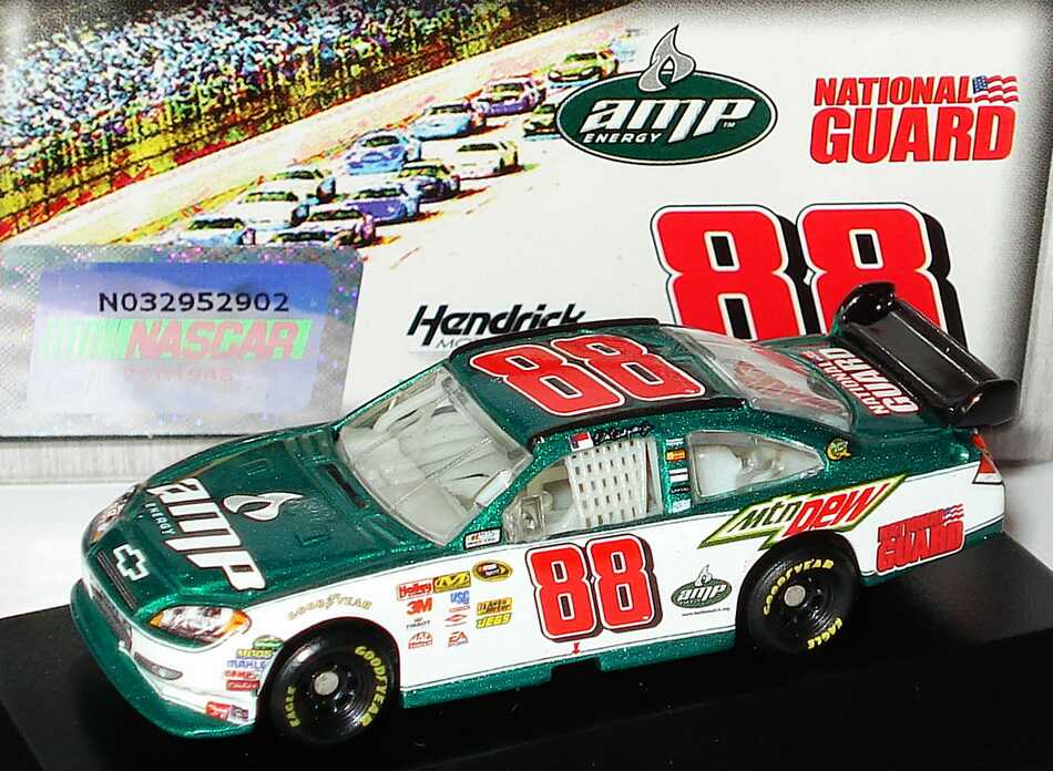 Foto 1:87 Chevrolet Impala SS NASCAR 2010 Hendrick Motorsports, AMP, National Guard Nr.88, Dale Earnhardt Jr. Winners Circle 09717
