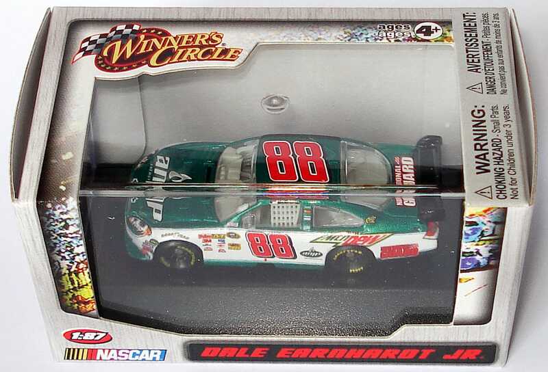 Foto 1:87 Chevrolet Impala SS NASCAR 2010 Hendrick Motorsports, AMP, National Guard Nr.88, Dale Earnhardt Jr. Winners Circle 09717