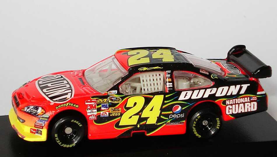 Foto 1:87 Chevrolet Impala SS NASCAR 2010 Hendrick Motorsports, Dupont Nr.24, Jeff Gordon Winners Circle 09719