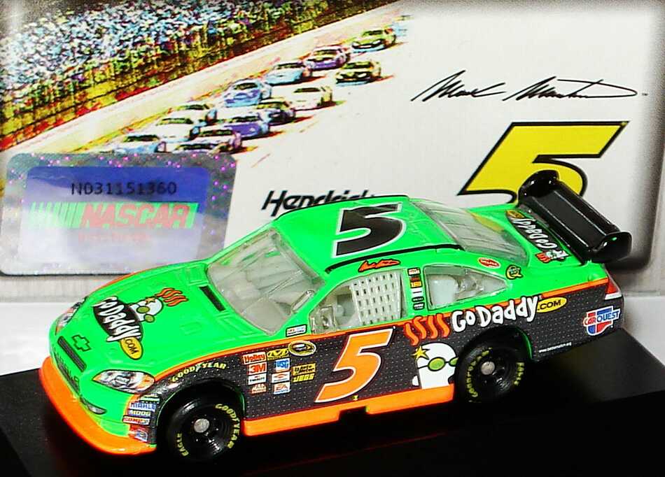 Foto 1:87 Chevrolet Impala SS NASCAR 2010 Hendrick Motorsports, Go Daddy Nr.5, Mark Martin Winners Circle 09724