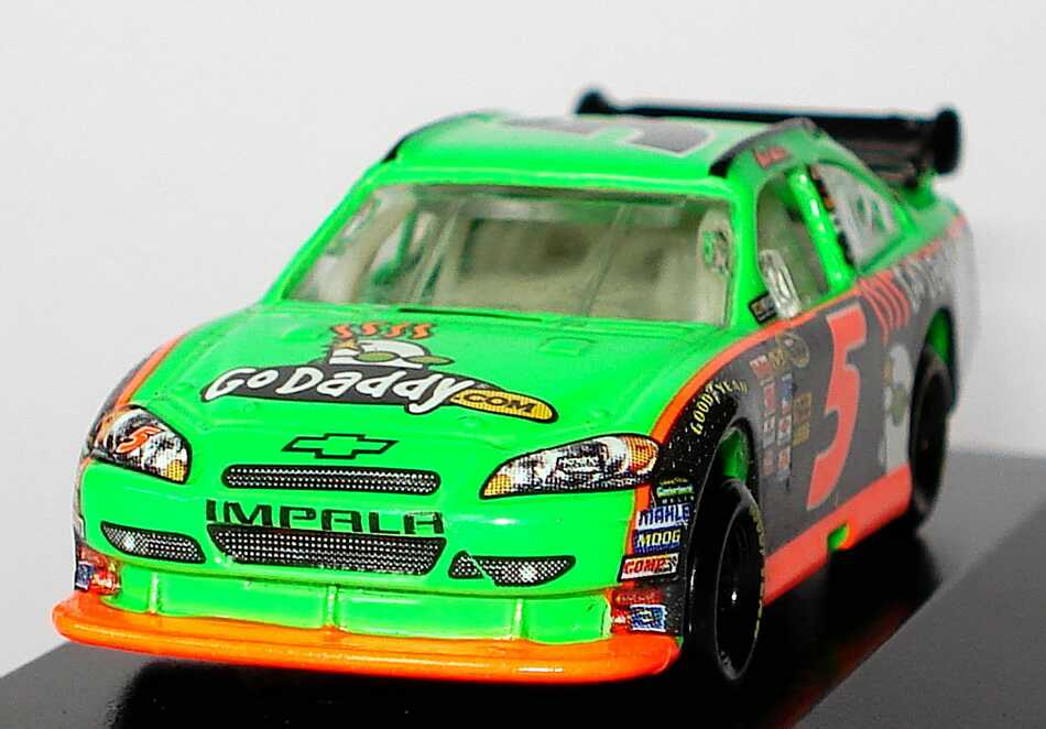 Foto 1:87 Chevrolet Impala SS NASCAR 2010 Hendrick Motorsports, Go Daddy Nr.5, Mark Martin Winners Circle 09724