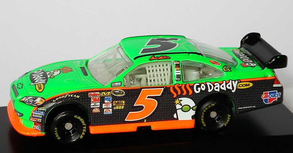Foto 1:87 Chevrolet Impala SS NASCAR 2010 Hendrick Motorsports, Go Daddy Nr.5, Mark Martin Winners Circle 09724