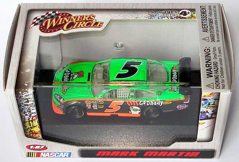 Foto 1:87 Chevrolet Impala SS NASCAR 2010 Hendrick Motorsports, Go Daddy Nr.5, Mark Martin Winners Circle 09724