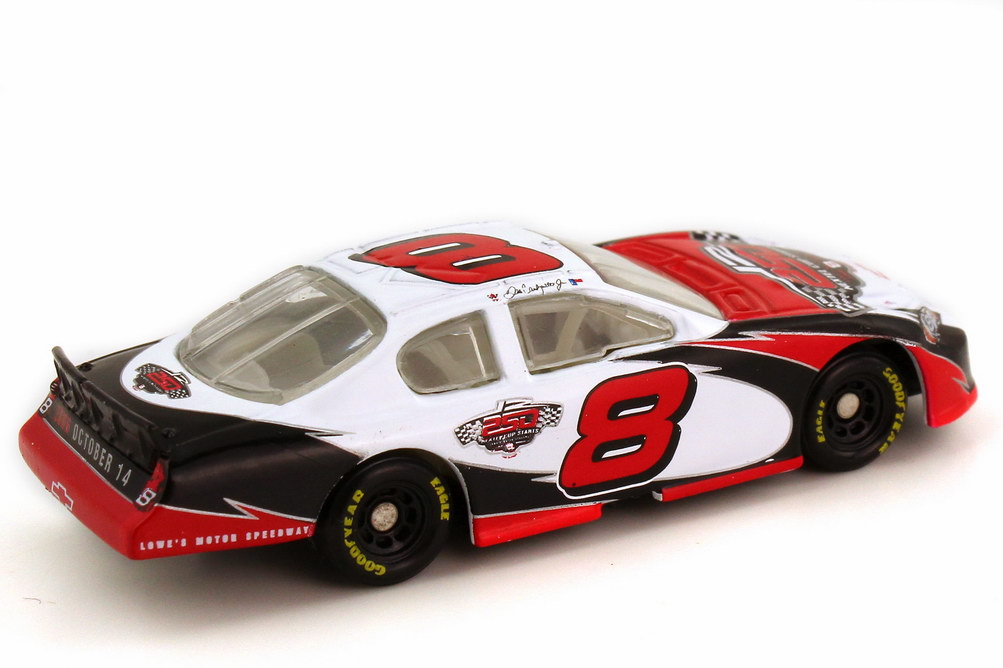 Foto 1:87 Chevrolet Monte Carlo SS NASCAR 2006 Dale Earnhardt Inc., 250 Nextel Cup Starts Nr.8, Dale Earnhardt Jr. Winners Circle 47837