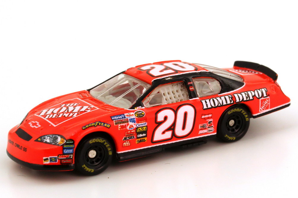 Foto 1:87 Chevrolet Monte Carlo SS NASCAR 2006 Joe Gibs Racing, Home Depot Nr.20, Tony Stewart Winners Circle 47838