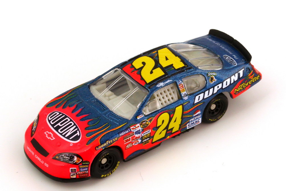 Foto 1:87 Chevrolet Monte Carlo SS NASCAR 2006 Hendrick Motorsports, DuPont Nr.24, Jeff Gordon Winners Circle 47683