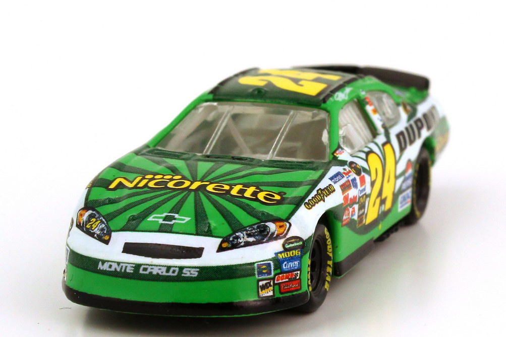 Foto 1:87 Chevrolet Monte Carlo SS NASCAR 2006 Hendrick Motorsports, DuPont Nicorette Nr.24, Jeff Gordon Winners Circle 47888