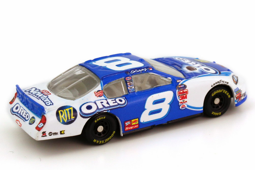 Foto 1:87 Chevrolet Monte Carlo SS NASCAR 2006 Dale Earnhardt Inc., Oreo Nr.8, Dale Earnhardt Jr. Winners Circle 47889