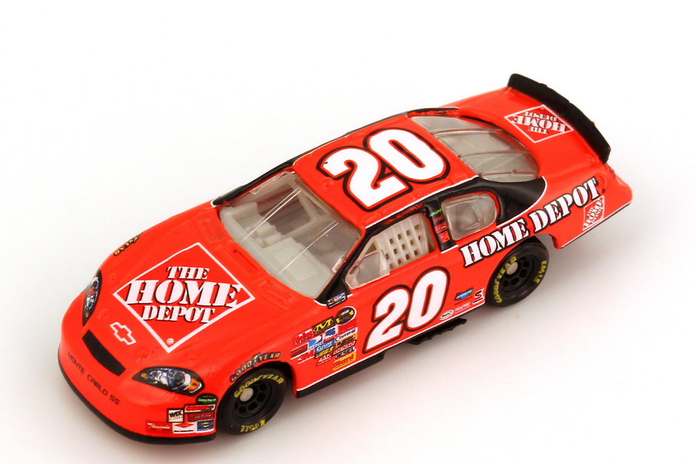 Foto 1:87 Chevrolet Monte Carlo SS NASCAR 2007 Joe Gibs Racing, Home Depot Nr.20, Tony Stewart Winners Circle 47862