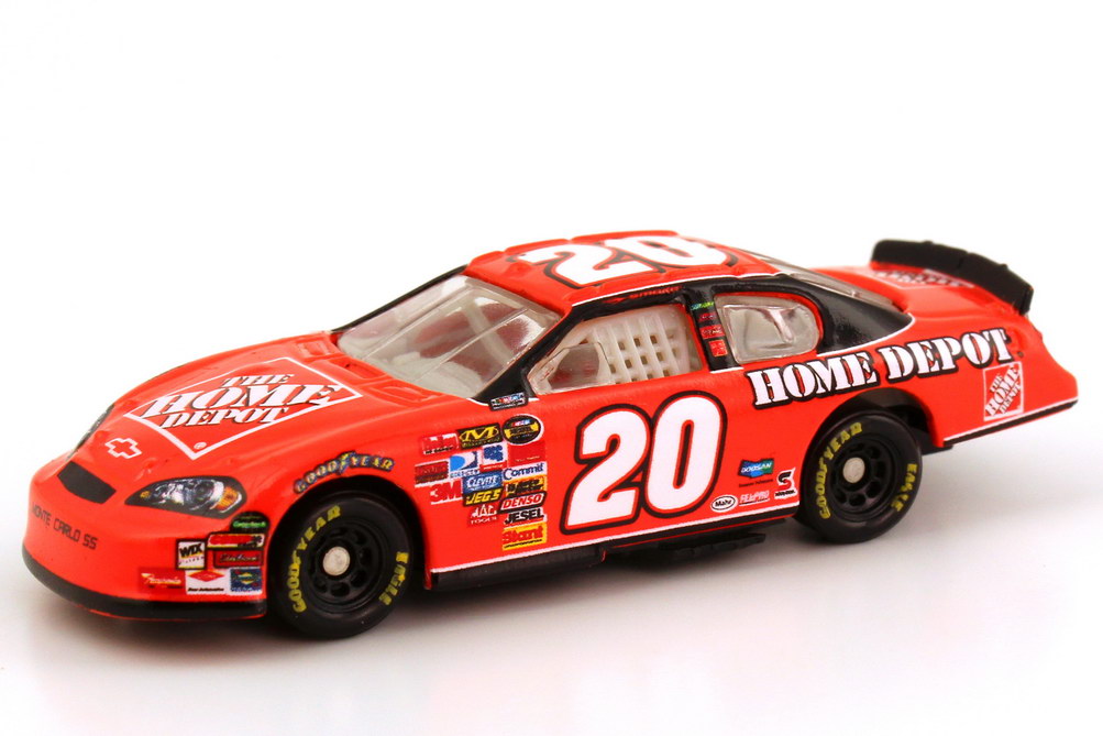 Foto 1:87 Chevrolet Monte Carlo SS NASCAR 2007 Joe Gibs Racing, Home Depot Nr.20, Tony Stewart Winners Circle 47862