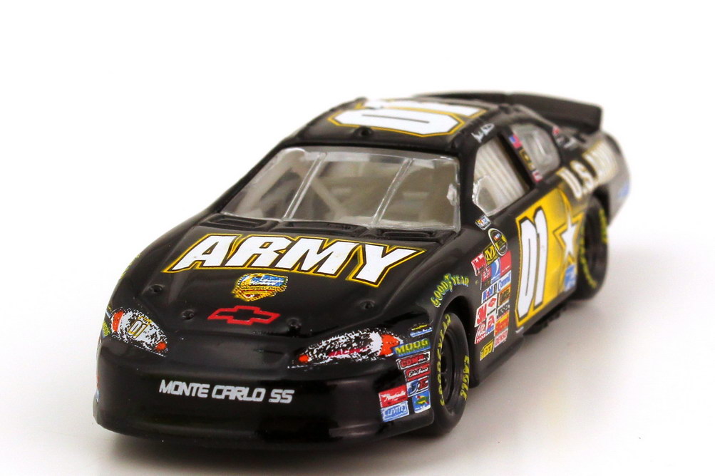 Foto 1:87 Chevrolet Monte Carlo SS NASCAR 2007 Ginn Racing, U.S. Army Nr.01, Mark Martin (Memorial Day Edition) Winners Circle 64761