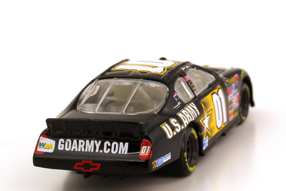 Foto 1:87 Chevrolet Monte Carlo SS NASCAR 2007 Ginn Racing, U.S. Army Nr.01, Mark Martin (Memorial Day Edition) Winners Circle 64761