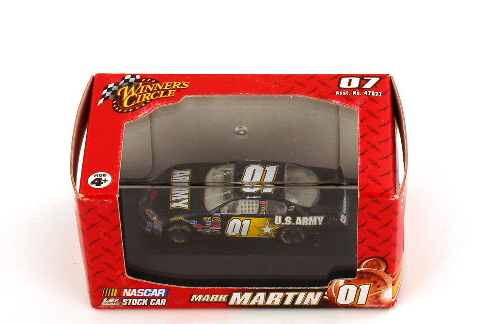 Foto 1:87 Chevrolet Monte Carlo SS NASCAR 2007 Ginn Racing, U.S. Army Nr.01, Mark Martin Winners Circle 48030