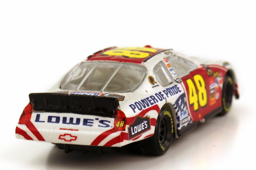 Foto 1:87 Chevrolet Monte Carlo SS NASCAR 2007 Hendrick Motorsports, Lowe´s Nr.48, Jimmie Johnson (Memorial Day Edition) Winners Circle 64759