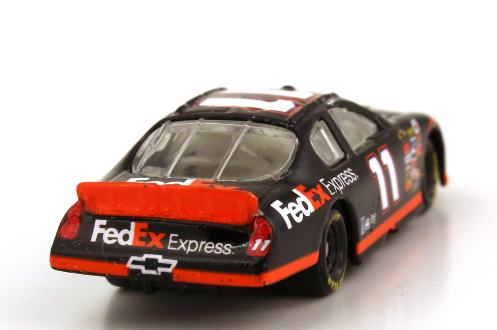 Foto 1:87 Chevrolet Monte Carlo SS NASCAR 2007 Joe Gibs Racing, FedEx Express Nr.11, Denny Hamlin Winners Circle 47921
