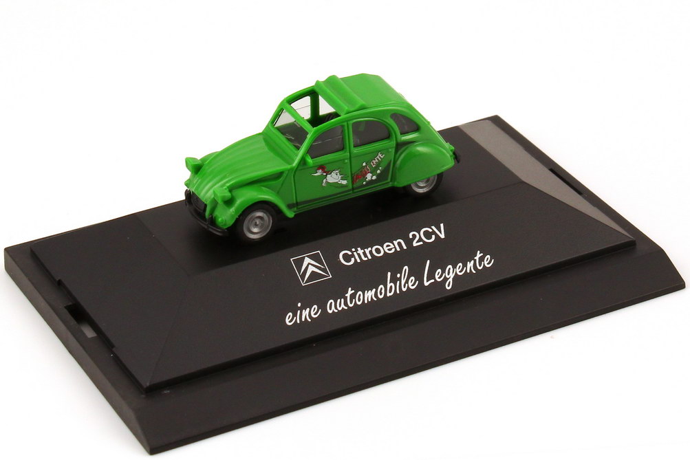 Foto 1:87 Citroen 2 CV 6 grün Sausss Ente - Eine automobile Legente herpa