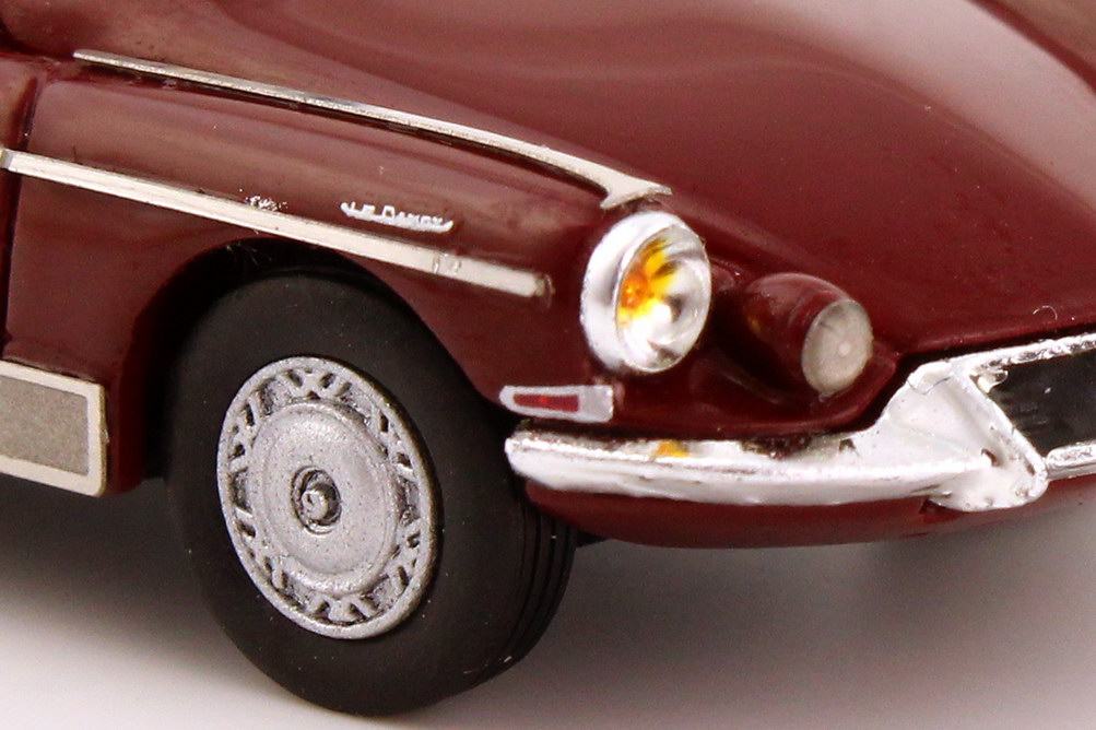 Foto 1:87 Citroen DS 21 Coupé Le Dandy Henri Chapron (1965) weinrot/schwarz Makette CollecCit 8009