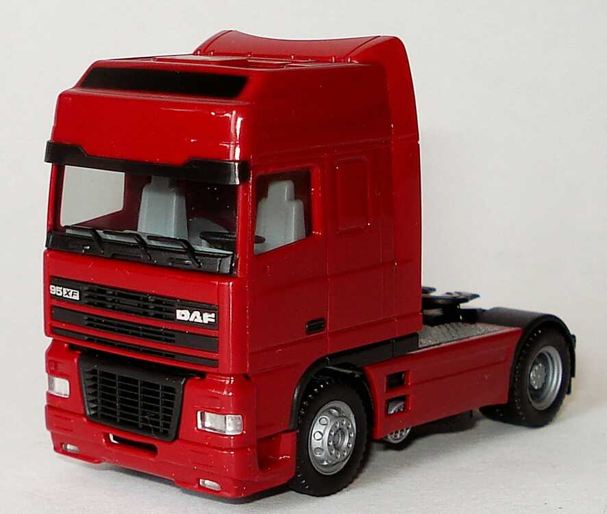 Foto 1:87 DAF 95 XF Super Space Cab Fv Cv 2 Szgm weinrot herpa 144858