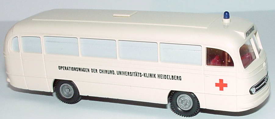 Foto 1:87 DRK Einsatzfahrzeuge (Mercedes 190c DRK Präsidium + 190c Kombi Rotes Kreuz grau + Bus O 321 Operationswagen der chirurg. Universitäts-Klinik Heidelberg) Brekina S9006
