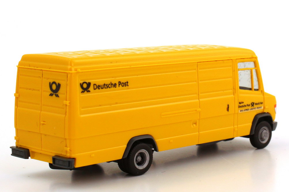 Foto 1:87 Deutsche Post Setpackung Fahrzeuge der Deutschen Post 2003 (Mercedes Actros MP3 Sattelzug + Mercedes T2 Vario + Renault Kangoo) herpa 006270