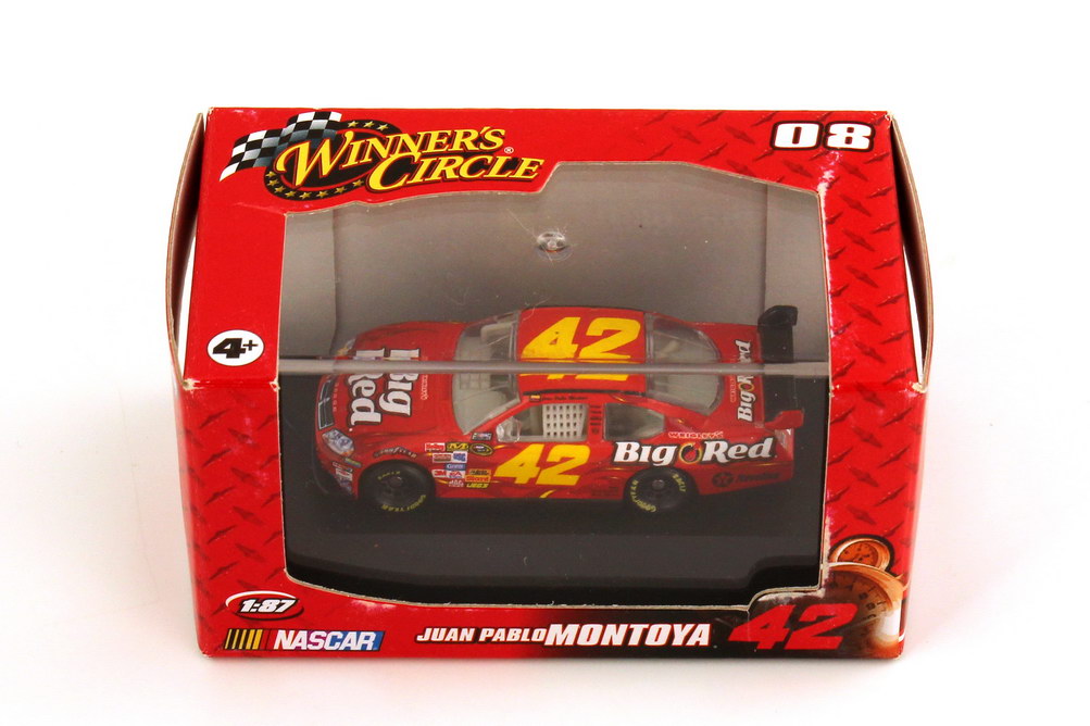 Foto 1:87 Dodge Charger NASCAR 2008 Chip Ganassi Racing, Wrigley´s Big Red Nr.42, Juan Pablo Montoya Winners Circle