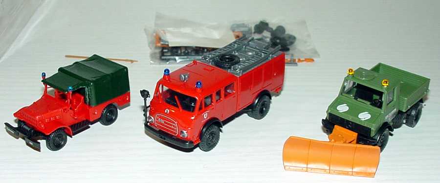 Foto 1:87 Einsatzfahrzeuge Seefeld 1985 (Dodge T214 Feuerwehr + Steyr 680 Feuerwehr + Unimog Winterdienst) Roco 1333