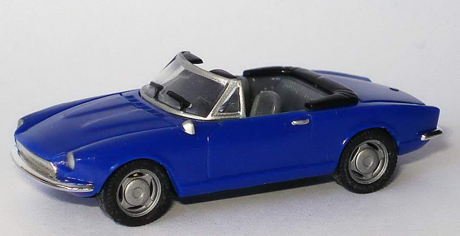 Foto 1:87 Fiat 124 Spider dunkelblau herpa 022354/150743