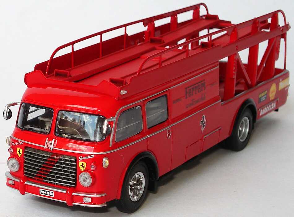 Foto 1:87 Fiat 642 RN 2 Bartoletti Renntransporter Team Ferrari 1961 Ferrari Automobili RedLine 87RL040