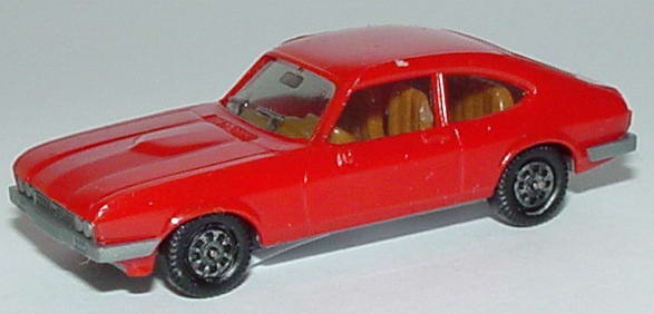 Foto 1:87 Ford Capri Mk III 3.0 Ghia rot, Bodenplatte grau, IA beige herpa 2005