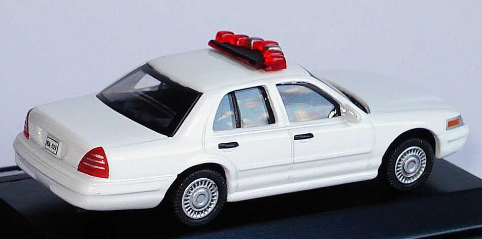 Foto 1:87 Ford Crown Victoria 2005 Policecar weiß Model Power 19390