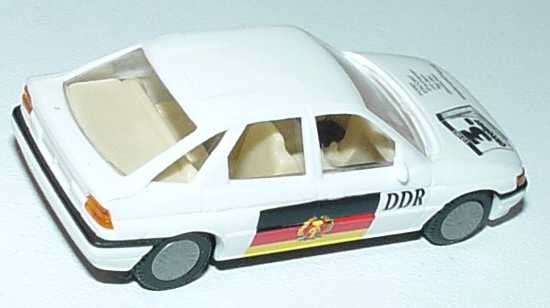 Foto 1:87 Ford Escort 4türig 3. Oktober 1990, Tag der deutschen Wiedervereinigung Praliné 5799
