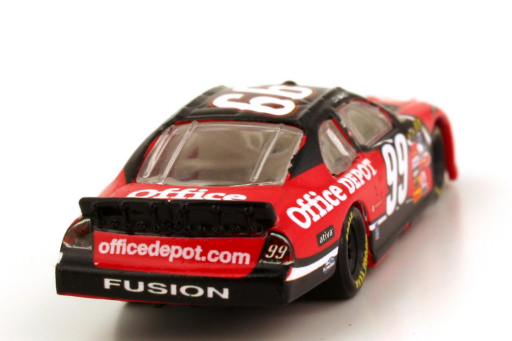Foto 1:87 Ford Fusion NASCAR 2007 Roush Racing, Office Depot Nr.99, Carl Edwards Winners Circle 47881