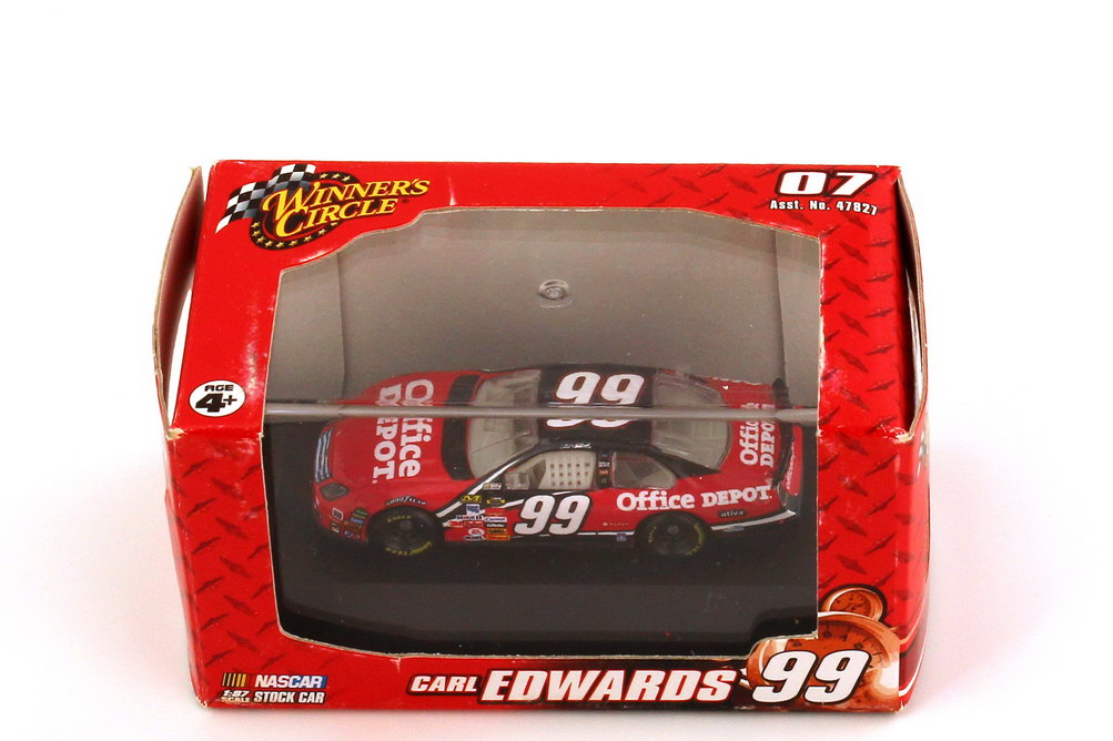 Foto 1:87 Ford Fusion NASCAR 2007 Roush Racing, Office Depot Nr.99, Carl Edwards Winners Circle 47881