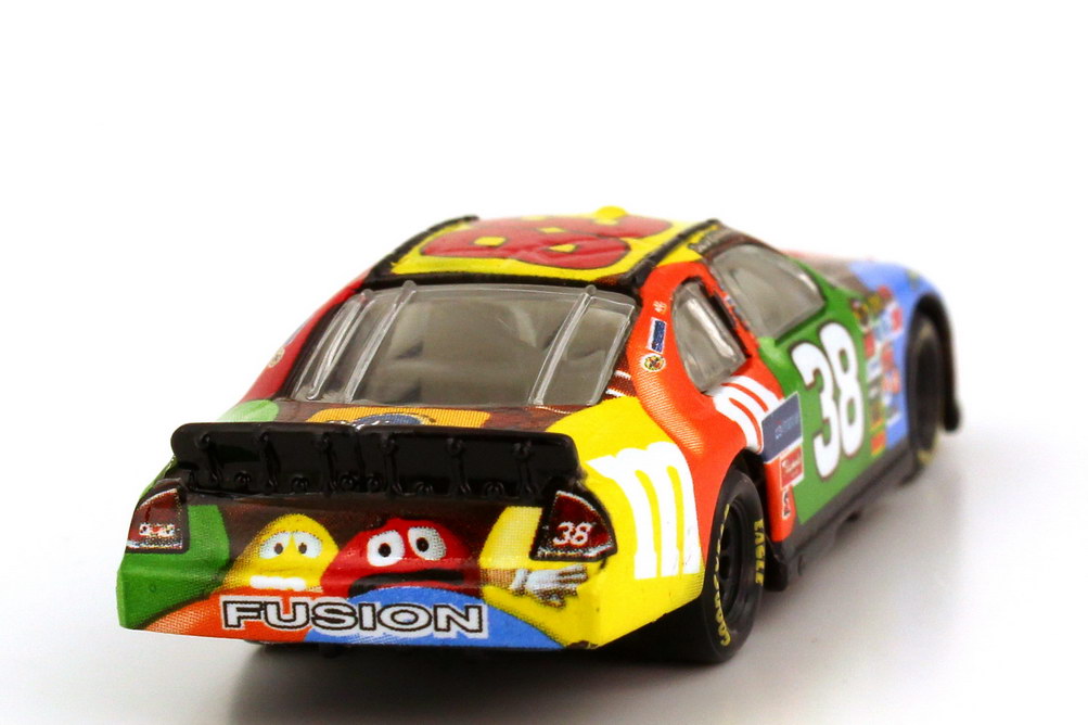 Foto 1:87 Ford Fusion NASCAR 2007 Robert Yates Racing, m&m Nr.38, David Gilliland Winners Circle 47961