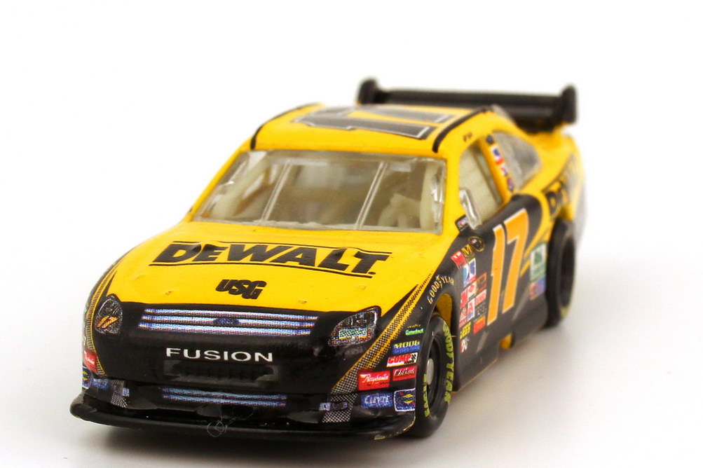 Foto 1:87 Ford Fusion NASCAR 2008 Roush Racing, DeWalt Nr.17, Matt Kenseth (Daytona 500 Edition) Winners Circle 70472