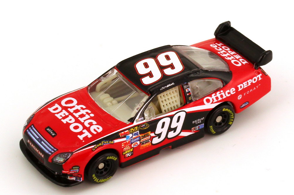 Foto 1:87 Ford Fusion NASCAR 2008 Roush Racing, Office Depot Nr.99, Carl Edwards (Daytona 500 Edition) Winners Circle 70473