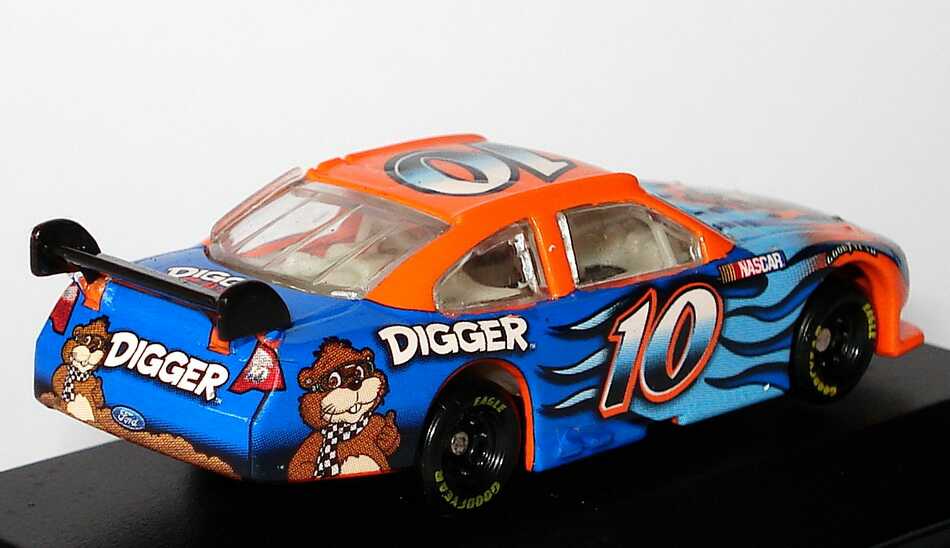 Foto 1:87 Ford Fusion NASCAR 2010 Digger Nr.10 Winners Circle 09729