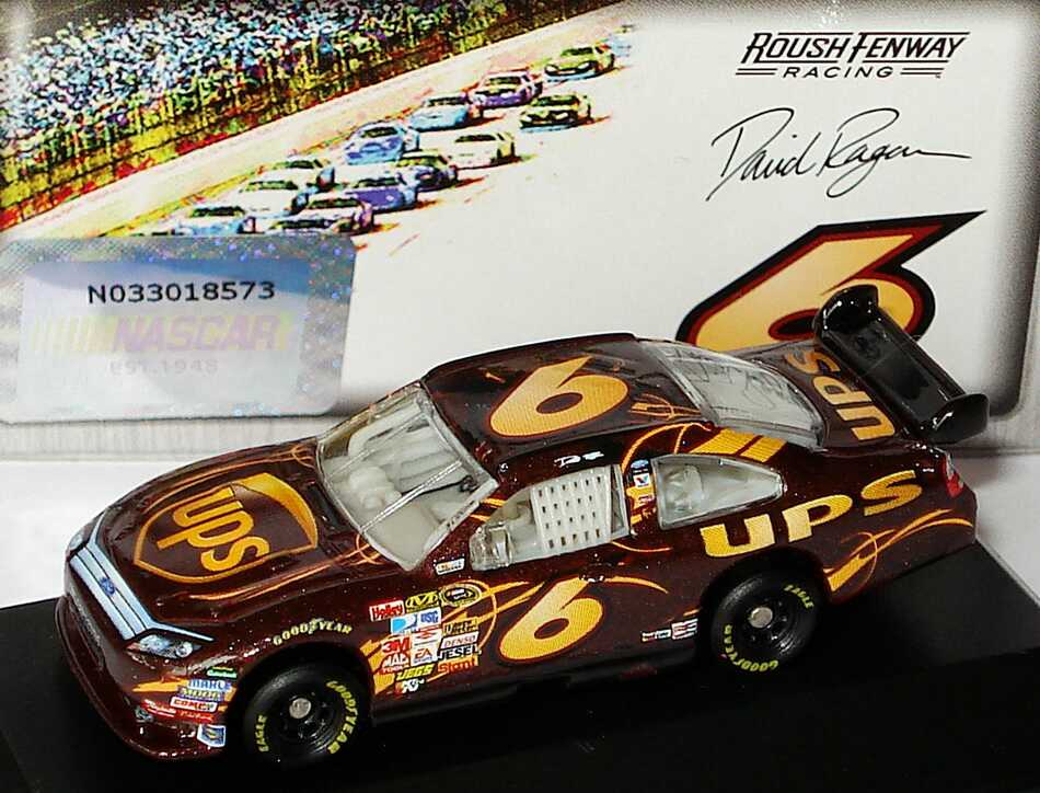 Foto 1:87 Ford Fusion NASCAR 2010 Roush Fenway Racing, UPS Nr.6, David Ragan Winners Circle 09728