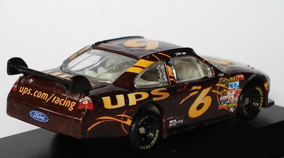 Foto 1:87 Ford Fusion NASCAR 2010 Roush Fenway Racing, UPS Nr.6, David Ragan Winners Circle 09728