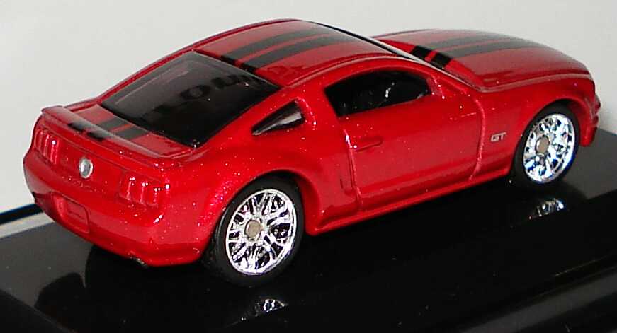 Foto 1:87 Ford Mustang V GT (2005) weinrotmet., schwarze Racingstreifen HotWheels L7176