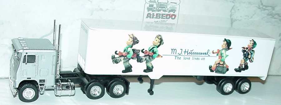 Foto 1:87 Freightliner COE KoSzg 3/2 M. J. Hummel - The love lives on Albedo