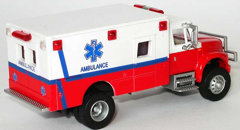 Foto 1:87 International 4700 Rettungswagen Ambulance Schuco 21815