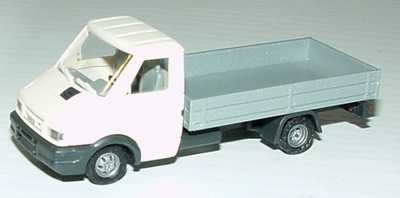 Foto 1:87 Iveco Daily Pritsche altweiß/grau Busch 47970