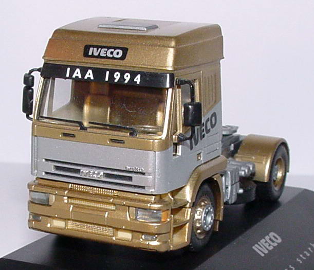 Foto 1:87 Iveco EuroTech Hochdach 2a Szgm goldmet./silber-met. IAA 1994 Werbemodell herpa 2482