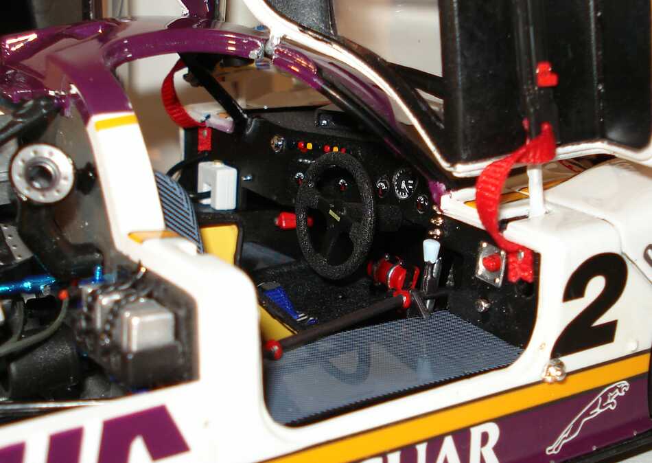 Foto 1:18 Jaguar XJR-9LM Silk Cut Nr.2, Lammers/Dumfries/Wallace (Winner LeMans 24 Hours 1988) Exoto MTB00104