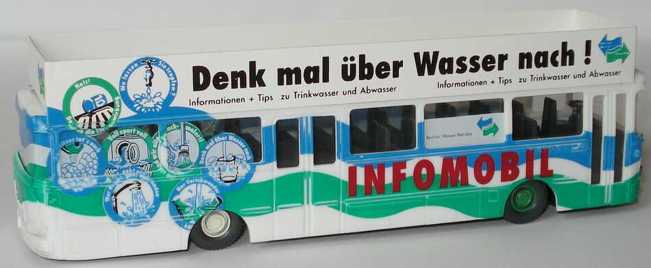 Foto 1:87 Kässbohrer-Setra S 140 ES Berliner Wasser-Betriebe, Infomobil, Denk mal über Wasser nach! I.M.U. 09507